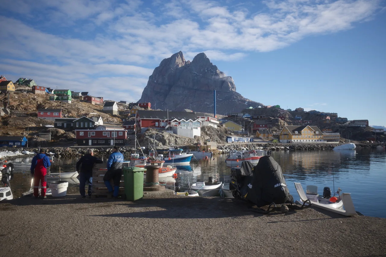 Uummannaq harbour with fishing boats during CASCADES preparation